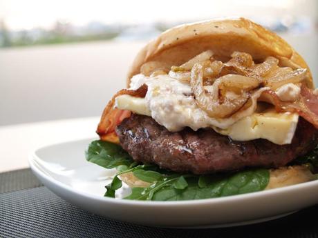 mayes bistro ilovepitita HAMBURGUESAS DELUXE