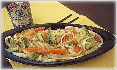 TALLARINES CON SALSA DE SOJA