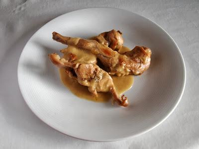 Conejo en salsa