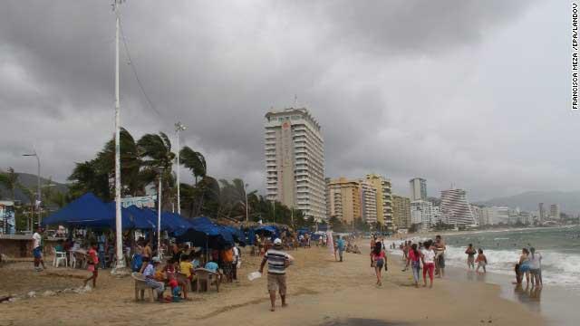 la tormenta tropical Raymond sobre Acapulco