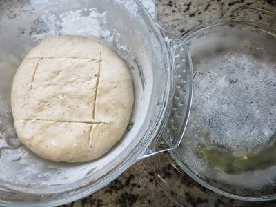 Pan de ajo y orégano en Pyrex