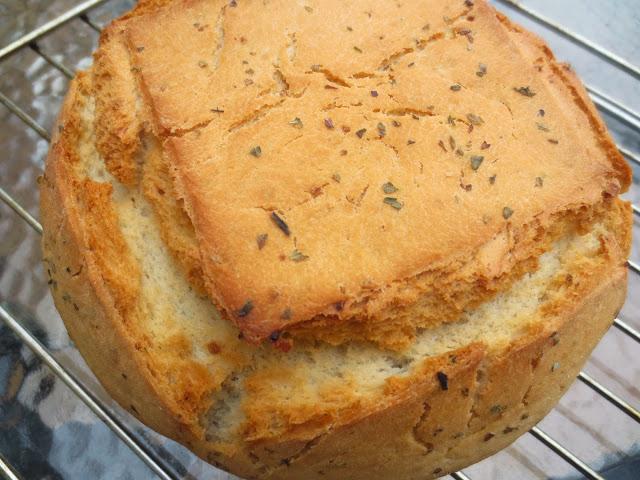 Pan de ajo y orégano en Pyrex