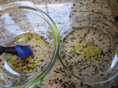 Pan de ajo y orégano en Pyrex