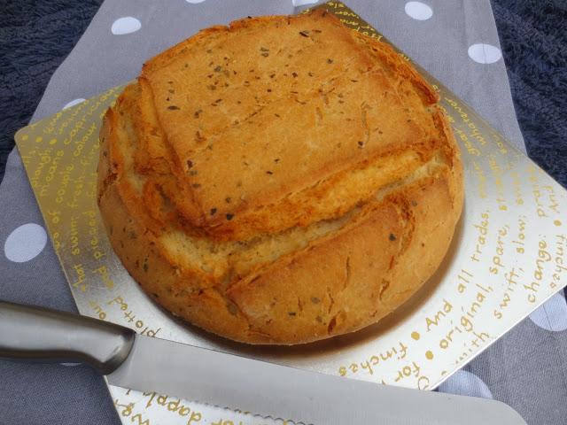 Pan de ajo y orégano en Pyrex