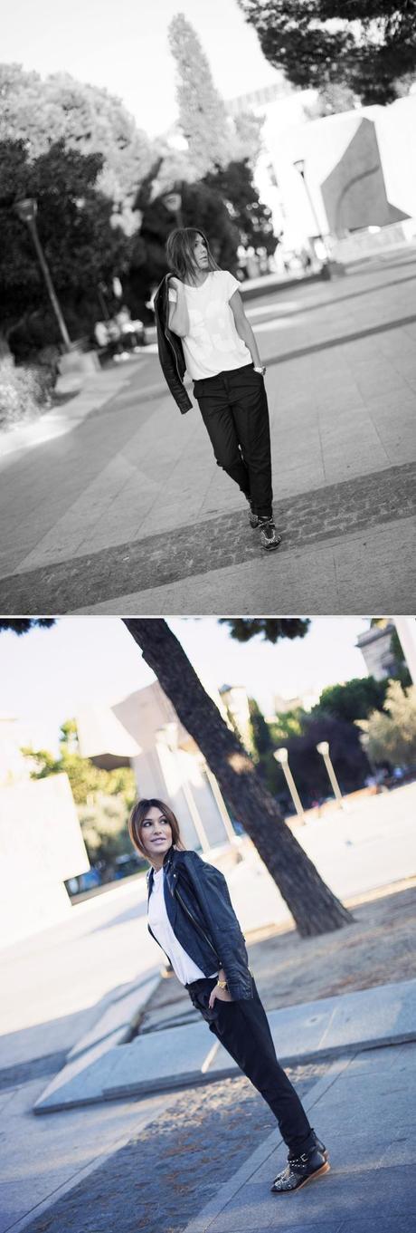 street style barbara crespo a bicyclette bartabac tshirt outfit plaza de colon madrid