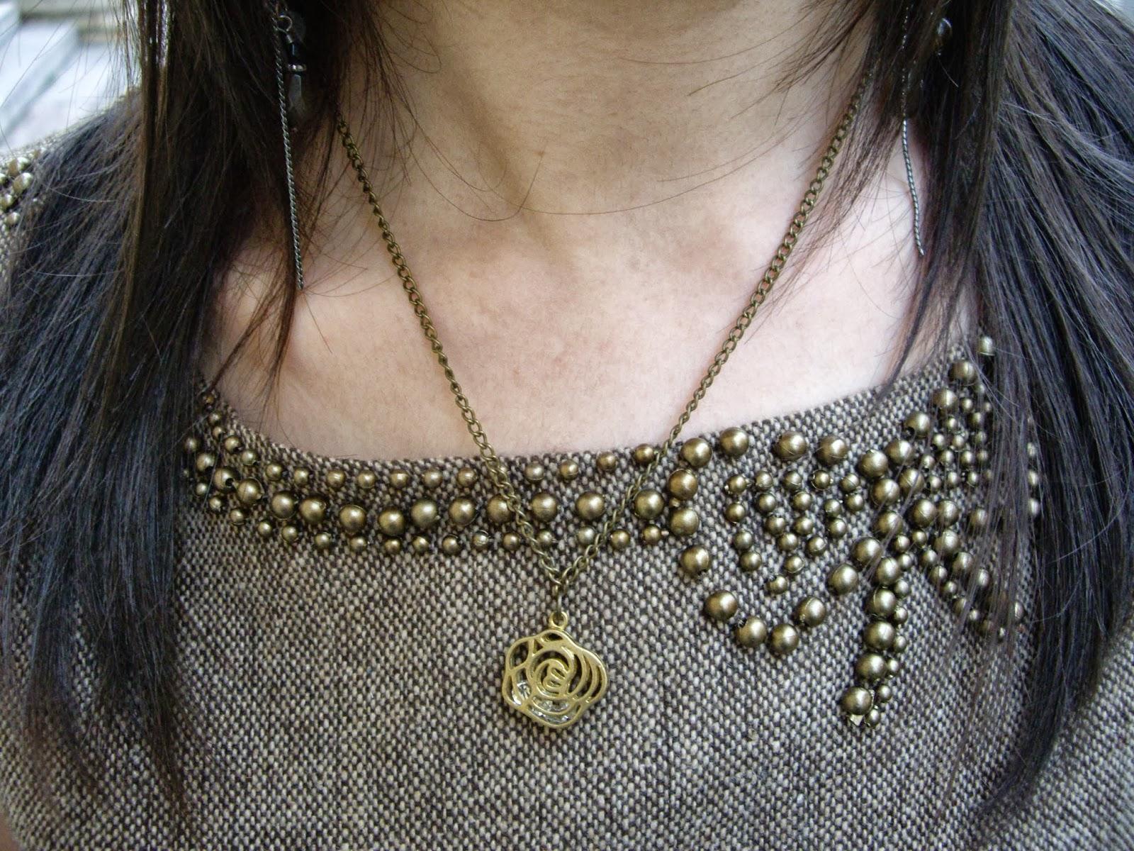 Brown dress and Yotoko necklace!!!