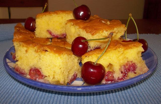 Bizcocho de cerezas - * Cherry cake