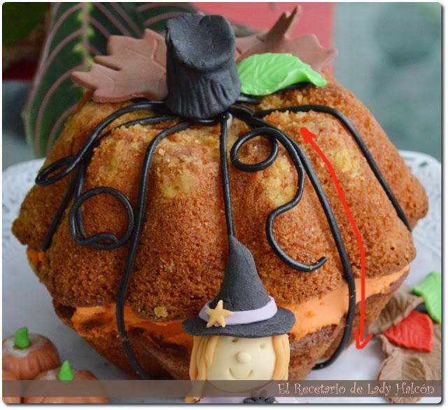 Una calabaza que sabe a tarta especiada de zanahorias para Halloween