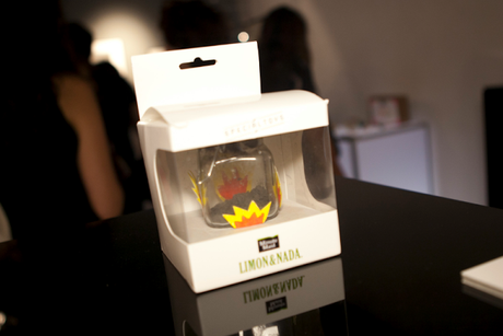 Limón y Nada: Cómo hacer arte con un palo, una piedra y una caja