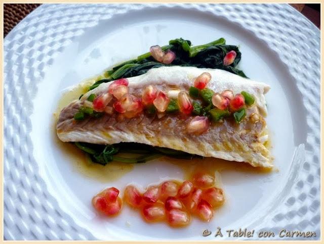 Lomo de Lubina sobre Espinacas a la Vinagreta de Mandarina y Granada