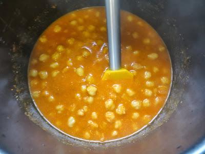 Garbanzos a la catalana olla GM