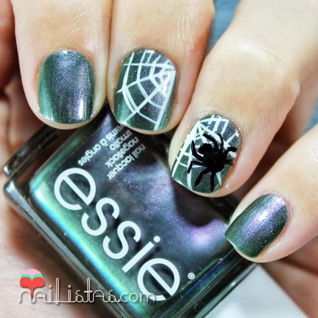 Uñas decoradas con araña y telaraña |  #ManisdeHalloween