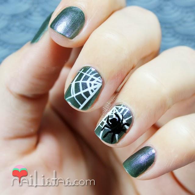 Uñas decoradas con araña y telaraña |  #ManisdeHalloween
