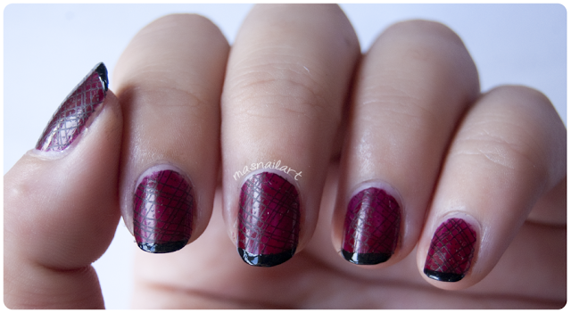 #ManisdeHalloween Uñas francesas glamurosas para una Vampira o Vampiresa en Halloween.