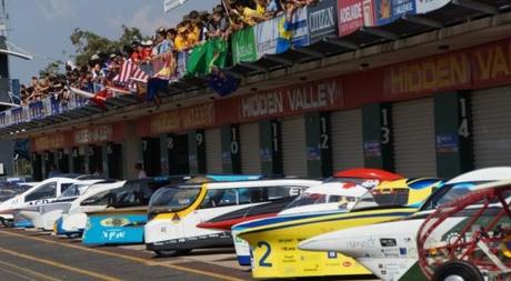 Presentación de los coches solares de la World Solar Challenge 2013