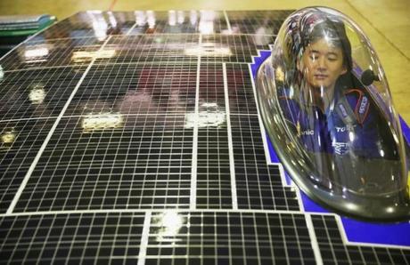 Primer plano del segundo clasificado en la World Solar Challenge 2013