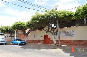 Frente a este colegio, Nicolás Maduro y sus amigos jugaron fútbol innumerables veces
