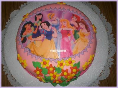 TORTA DE PRINCESAS