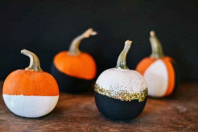 DIY.....CALABAZAS PINTADAS CON PURPURINA