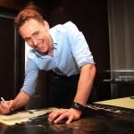 Tom Hiddleston presentando Thor: El Mundo Oscuro en China