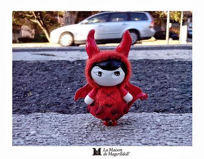 Goddeses and little devil girls on Halloween