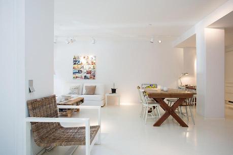 modern white in combination with rustic wooden furniture