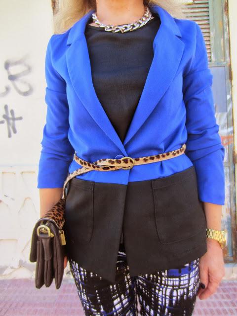 LOOK265-25.10.20137:30PISANDO FUERTE:AZUL&NEGRO¡¡Hola...