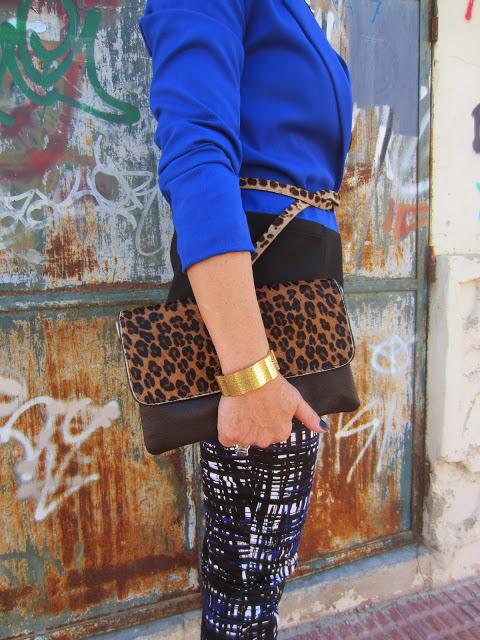 LOOK265-25.10.20137:30PISANDO FUERTE:AZUL&NEGRO¡¡Hola...