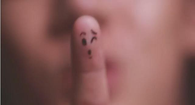 finger with face