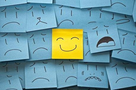 Si no puedes cambiar el viento ajusta tu vela blue-happy-sad-smile-smileys-Favim.com-418929_large