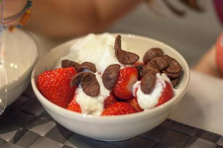 ¿Que deben desayunar los niños? cerales yogur fruta