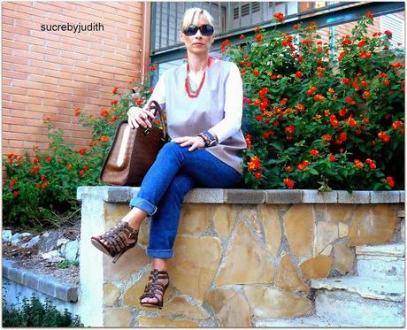 A POINT OF RED A POINT OF RED