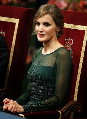 Dña. Letizia de Felipe Varela en los Premios Príncipe 2013. Historia de un vestido