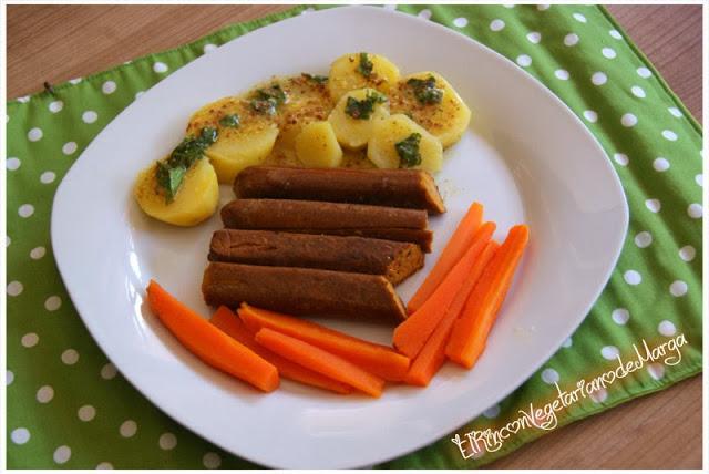 Salchichas de tofu con patatas y zanahoria