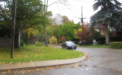 Sábado lluvioso en Westdale, Hamilton, ON