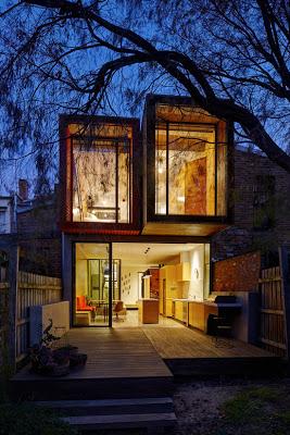 Ampliacion Moderna en una Casa Rustica Antigua