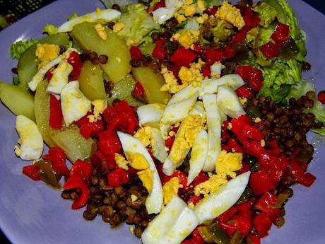 ENSALADA TIBIA DE LENTEJAS, ASALTANDO A GASTROADIKTA