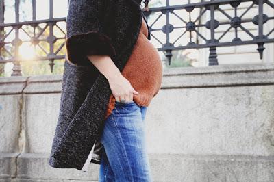 STREET STYLE INSPIRATION; MATERNITY LOOKS.-