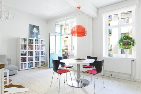 sillas 7 jacobsen lampara kartell estilo nórdico escandinavo diseño interiores diáfano abierto decoración planta abierta diáfna decoración nórdica decoración muebles de diseño decoración ikea cocinas blancas abiertas modernas blog decoración diseño interiores nórdico 