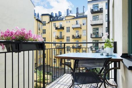 sillas 7 jacobsen lampara kartell estilo nórdico escandinavo diseño interiores diáfano abierto decoración planta abierta diáfna decoración nórdica decoración muebles de diseño decoración ikea cocinas blancas abiertas modernas blog decoración diseño interiores nórdico 