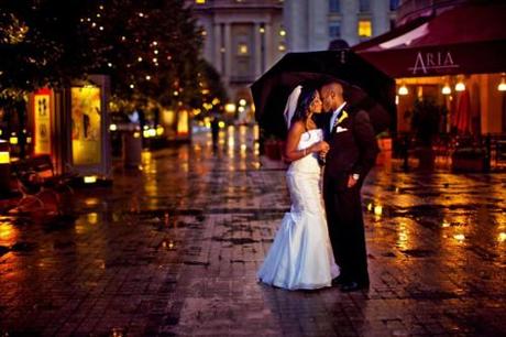 Boda bajo la lluvia