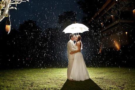 Boda bajo la lluvia