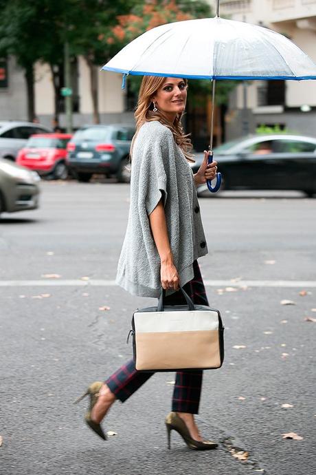 LAST WEEK OF OCTOBER cardigan uterque oversized, pantalon cuadros zara, zapatos carmen seteffens, navas joyeros, maxi asa corta lacambra, day a day oxblood, lace top zara studio, top encaje zara studio, cristina blanco, guiaeestilo, guia de estilo, spanish fashion blog