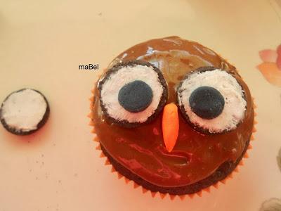 Cupcake Halloween, buho y bruja