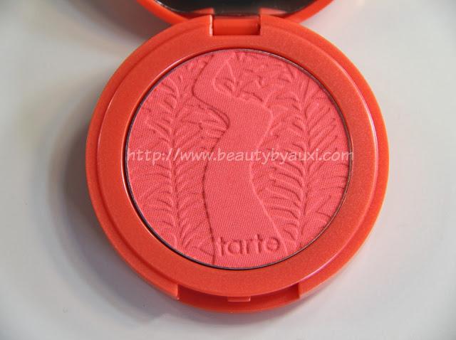 Amazonian Clay Blush de Tarte en el tono 'Tipsy'