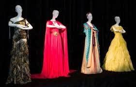 Los vestidos de las princesas disney a subasta - Paperblog