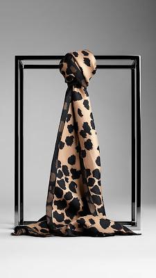 Pañuelos de leopardo de Burberry