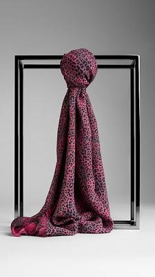 Pañuelos de leopardo de Burberry