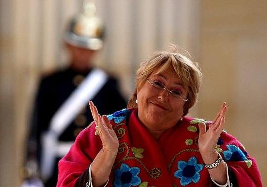 Bachelet Chistosa
