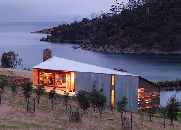 slide-dezeen-john-wardle-architects-shearers-quarters-north-bruny-island-tazmania-1